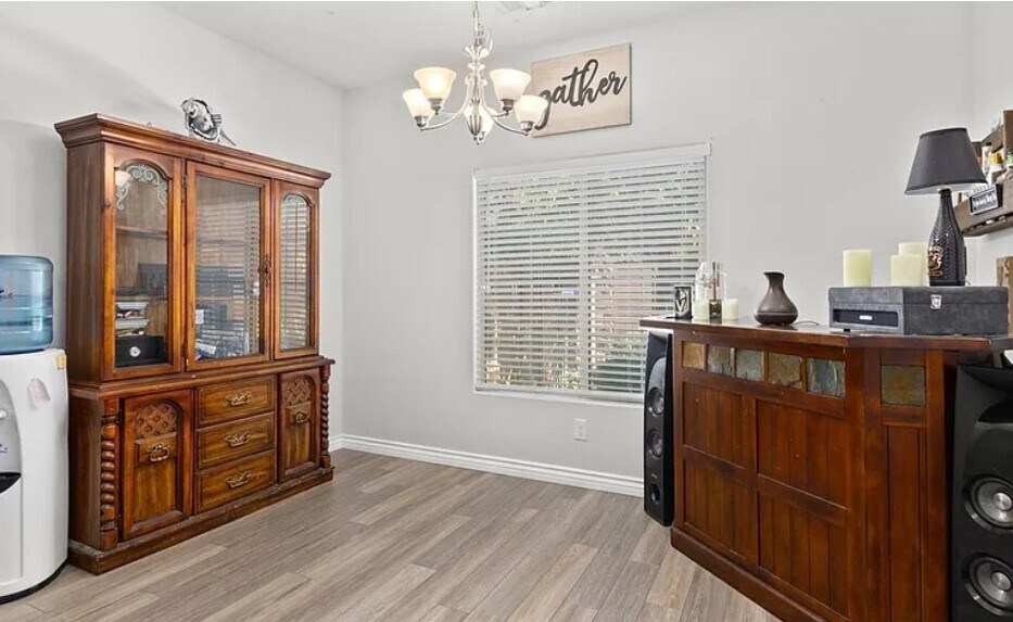 Building Photo - 9494 Alma Ridge Ave