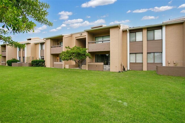 Primary Photo - 5223 Vineland Rd
