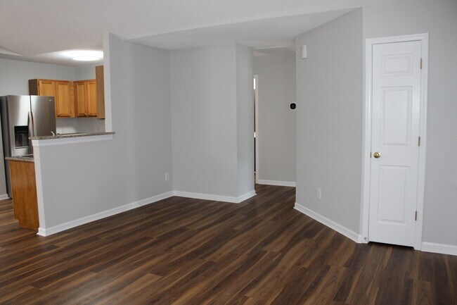 Building Photo - 312 Evening Star Dr