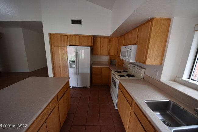 Building Photo - 5120 E Woodgate Ln
