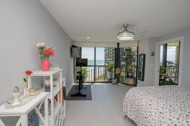 Building Photo - 9500 S Ocean Dr