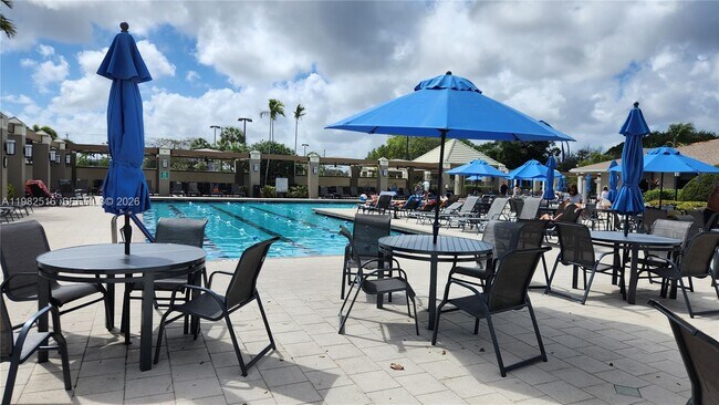 Building Photo - 2403 Antigua Cir