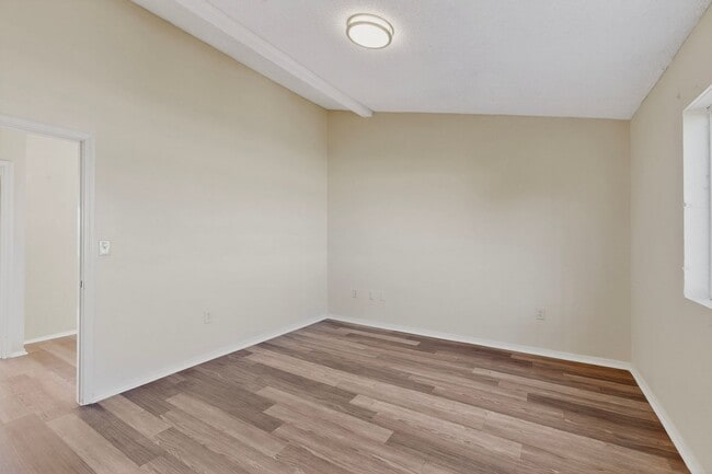 Building Photo - 3 bedroom 2 bath home in East El Paso!