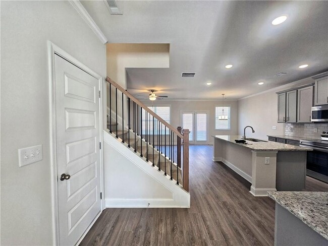 Building Photo - 7327 Rocklin Ln