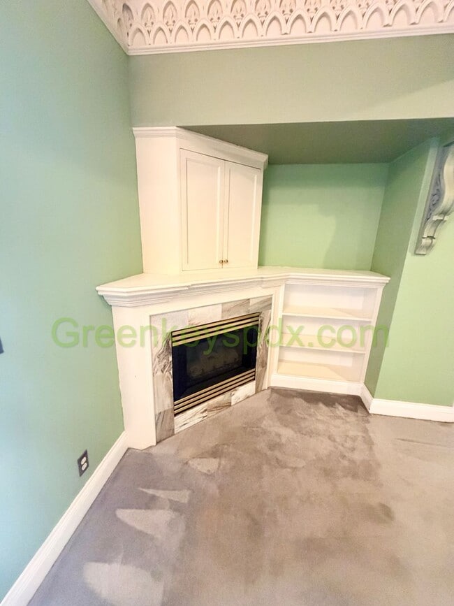 Building Photo - 10197-1136