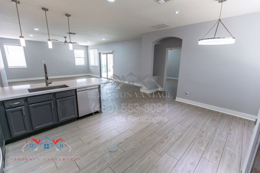 Building Photo - 3068 E Ravenswood Dr