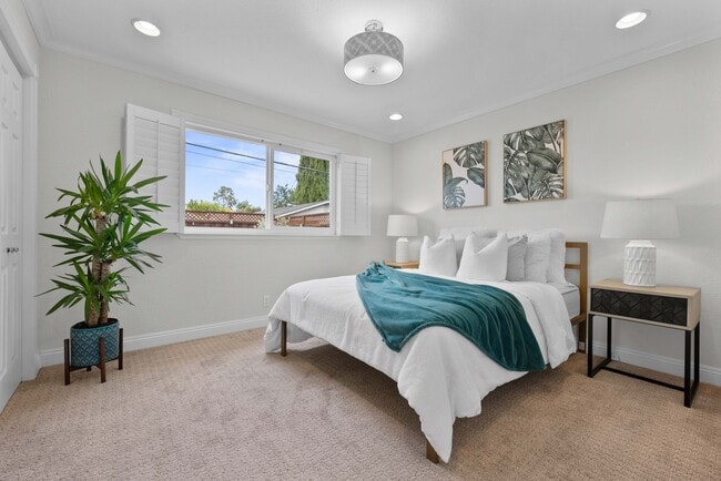 Building Photo - 841 W Latimer Ave