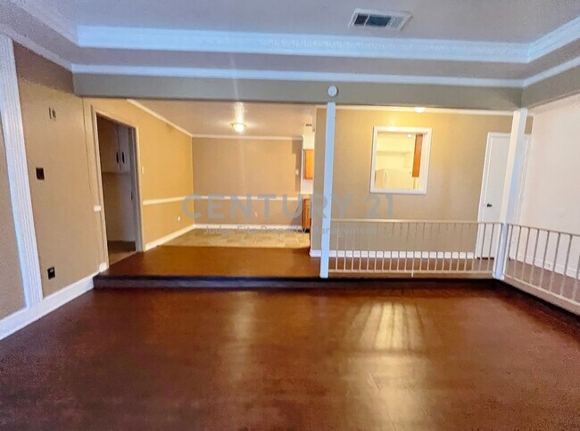 Building Photo - Lovely 3/2 Duplex on Corner Lot in Dallas ...