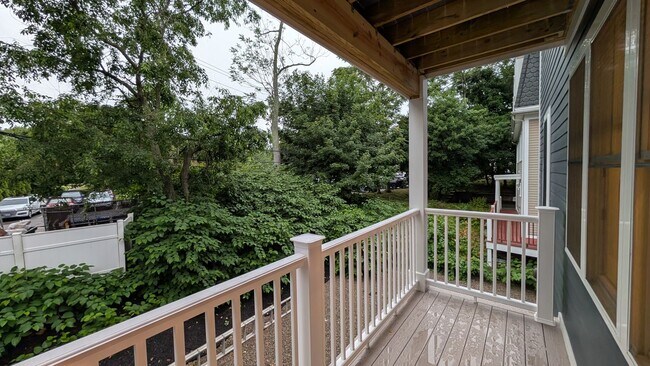 Building Photo - Brand New Unit for 8/1 - 2-Bed/2-Ba w/ Laundry in Unit
