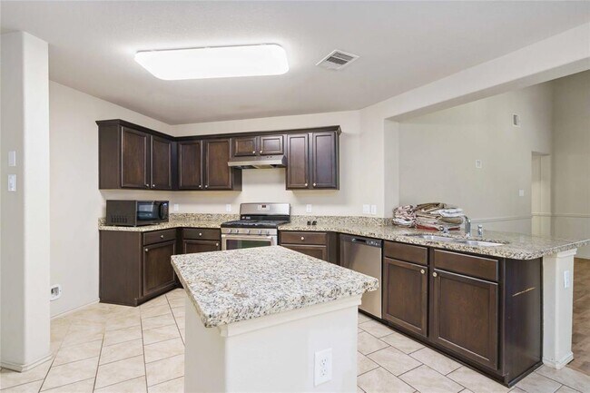 Building Photo - 7218 Alava Dr