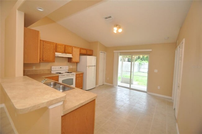 Building Photo - 69 Rose Dr