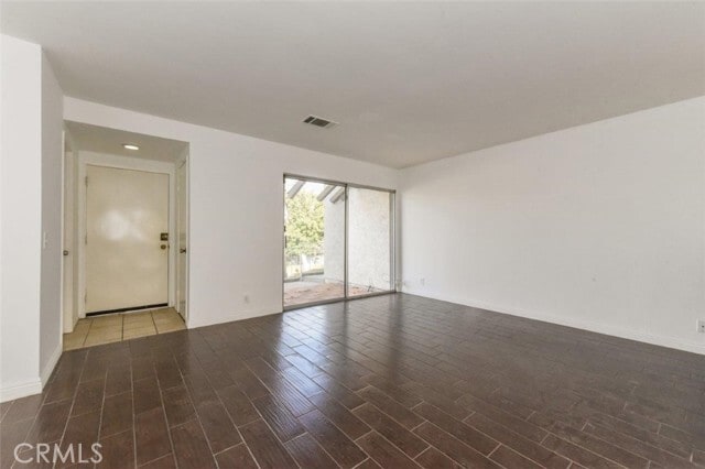 Building Photo - 2057 Dacian Dr S