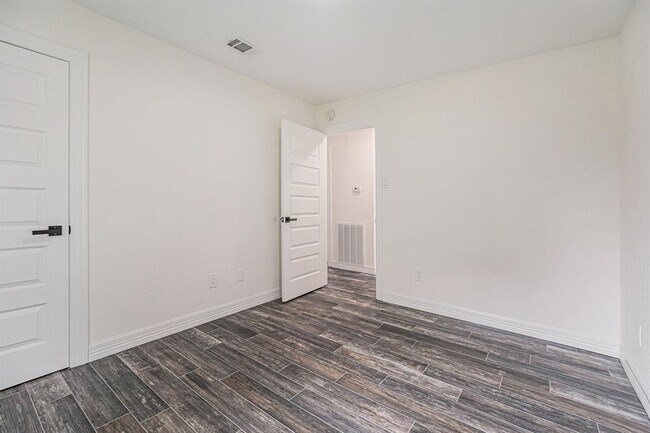 Building Photo - 614 Magnolia Bend St