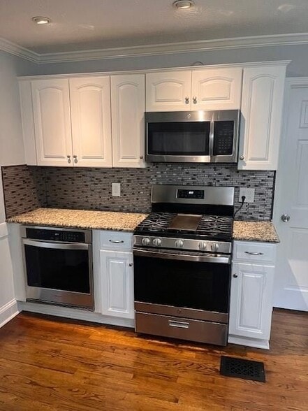 Building Photo - 871 Cedar Trce SW