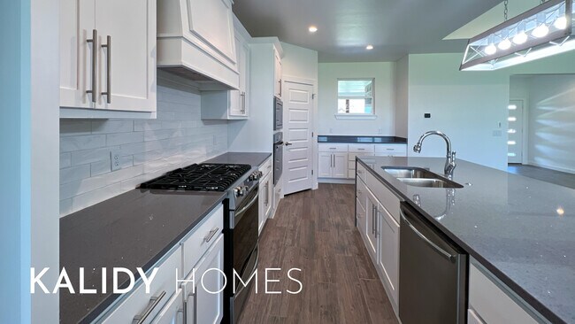 Building Photo - 20400 Antler Farms Dr
