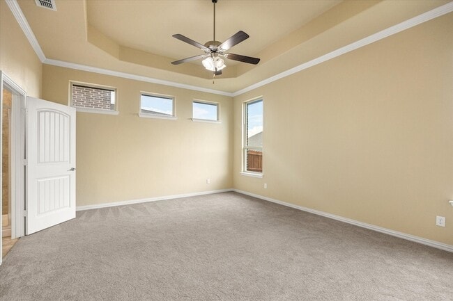 Building Photo - 228 Mineral Point Dr