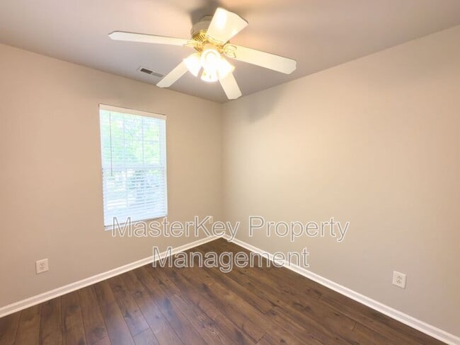 Building Photo - 123 Baberton Dr