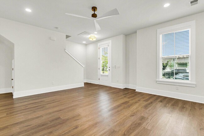 Building Photo - 254 Symphony Ave