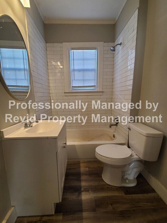 Building Photo - SECTION 8 ACCEPTED
