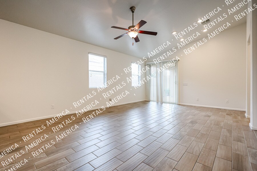 Building Photo - 11039 E Verbina Ln