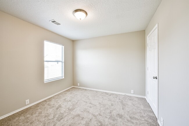 Building Photo - 6203 Gillian Park Dr