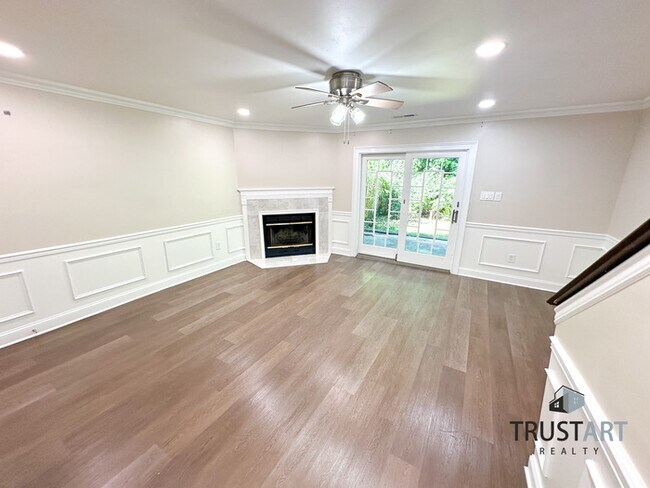 Building Photo - 3 Bedroom house with garage in North East,...