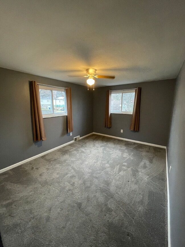 Building Photo - Beautifully updated 3 bed 1 bath home with garage and off-street parking in Penn Hills!