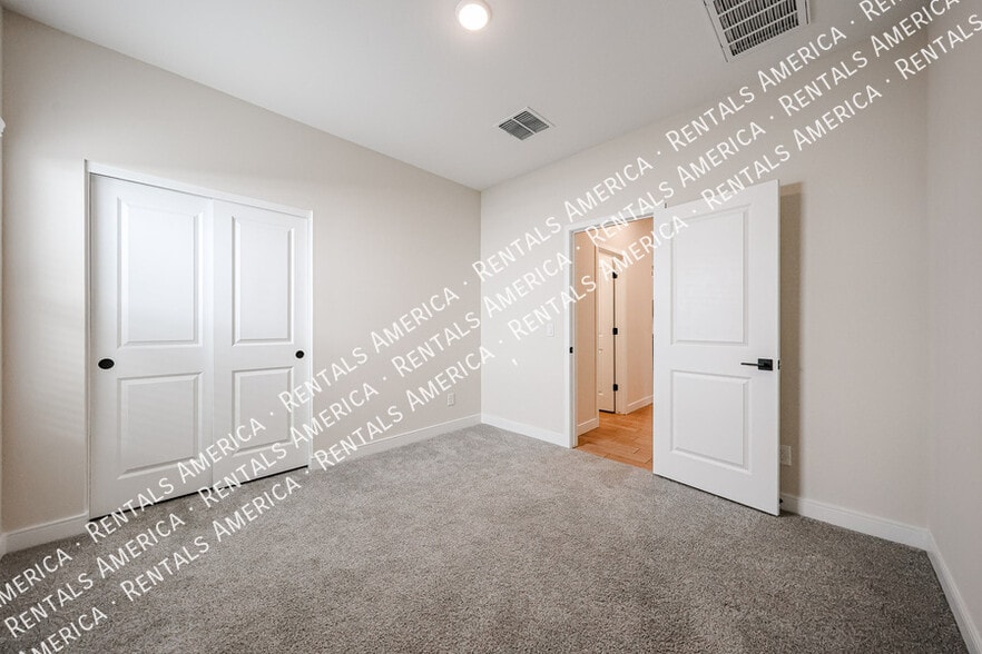 Building Photo - 7857 N 79th Ave