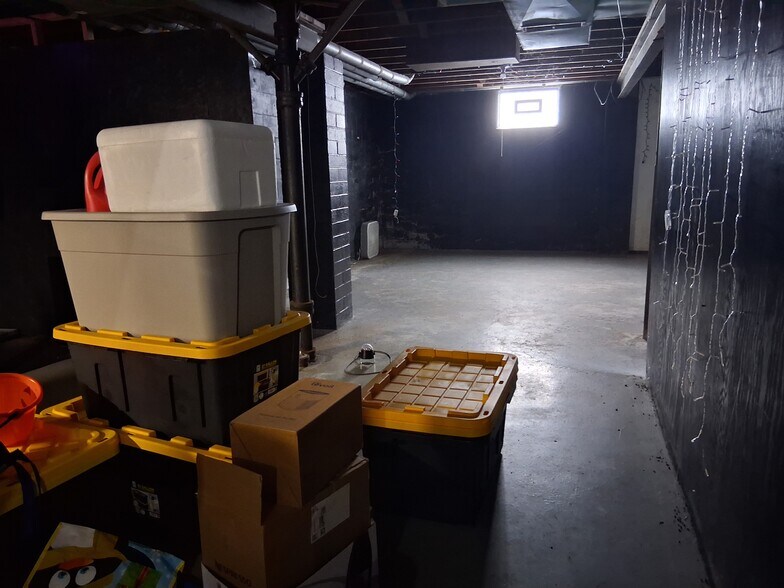 storage - 1 Joyanne Ct