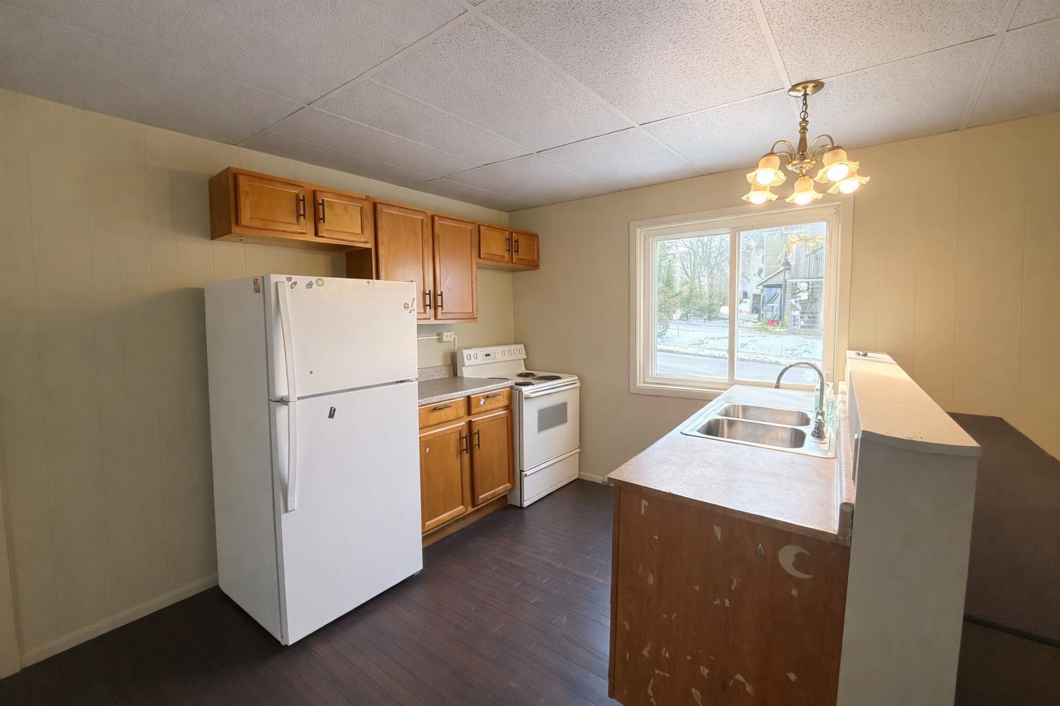 Building Photo - 301 Brown Ave