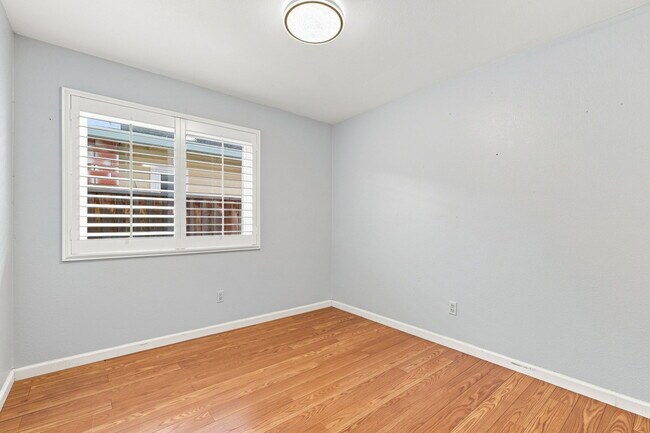 Building Photo - 33588 Bardolph Cir