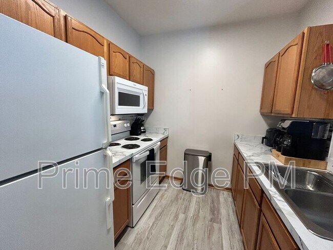 Building Photo - 6241 Holdrege-6