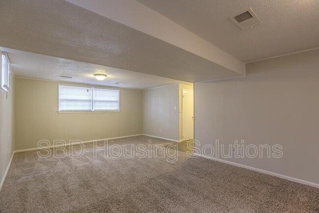 Building Photo - 6720 E 134th St