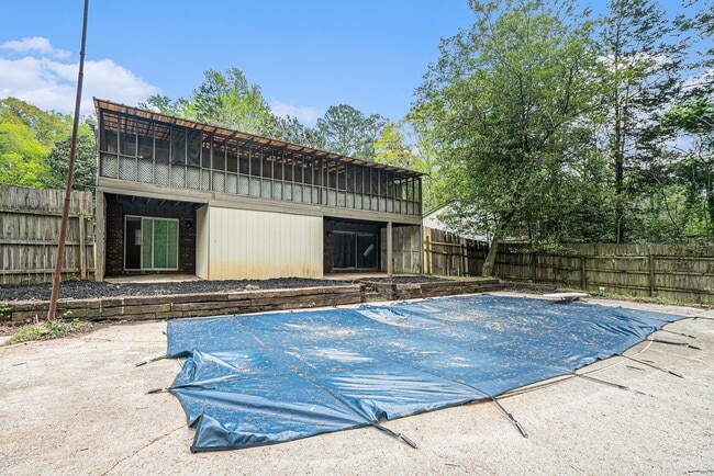 Building Photo - 529 Martindale Ct