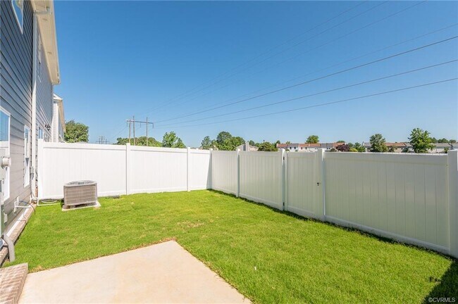 Building Photo - 4844 Wild Horse Ln