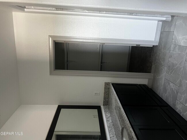 Building Photo - 14937 Pebble Hills Blvd