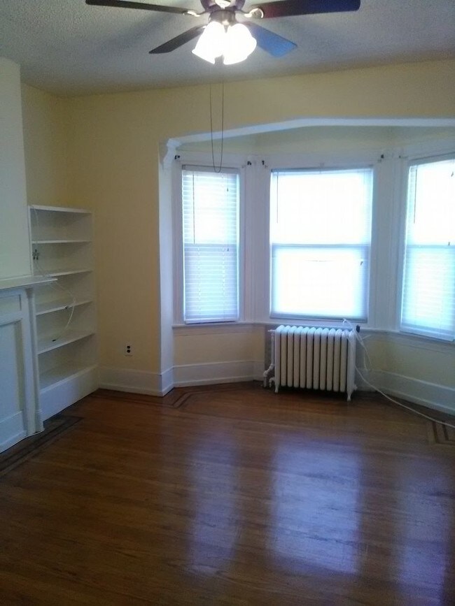 Building Photo - 238 W Abbottsford Ave