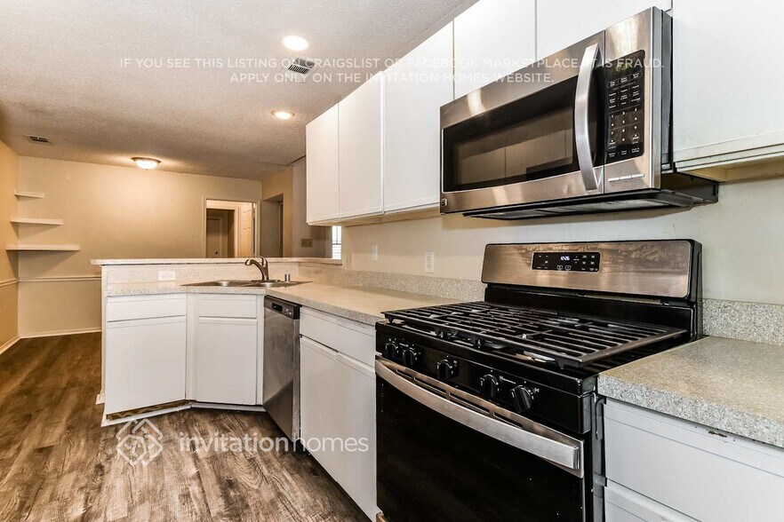 Building Photo - 2600 Trumpet Dr