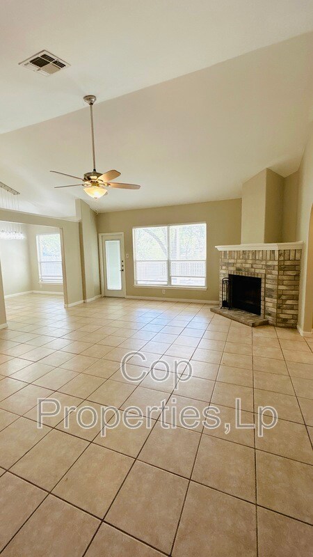 Building Photo - 6362 Parkland Oaks Dr