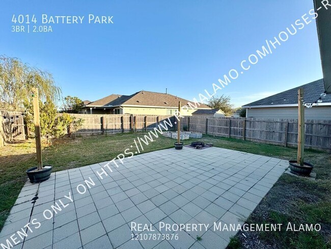 Building Photo - **APPLICATION RECEIVED** MUST SEE!! 3 Bedr...