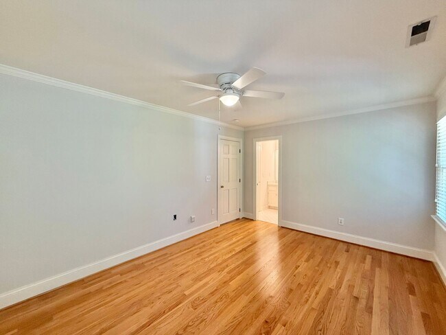 Building Photo - **OFFERING REFUNDABLE APPLICATION FEES & $250 MOVE IN PROMOTION** Incredible 5BD, 4.5BA House in ...