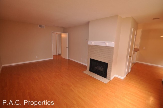 Building Photo - 5617 Woodman Ave