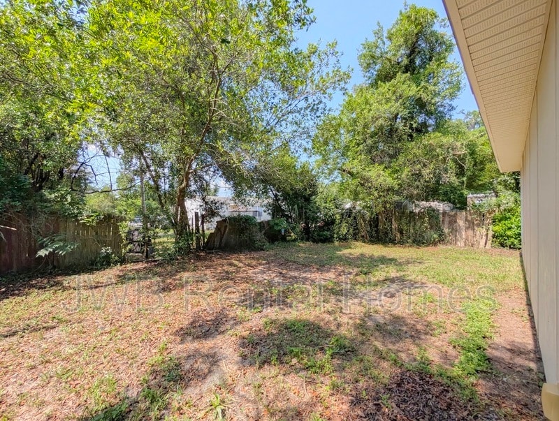 Building Photo - 7730 Eaton Ave
