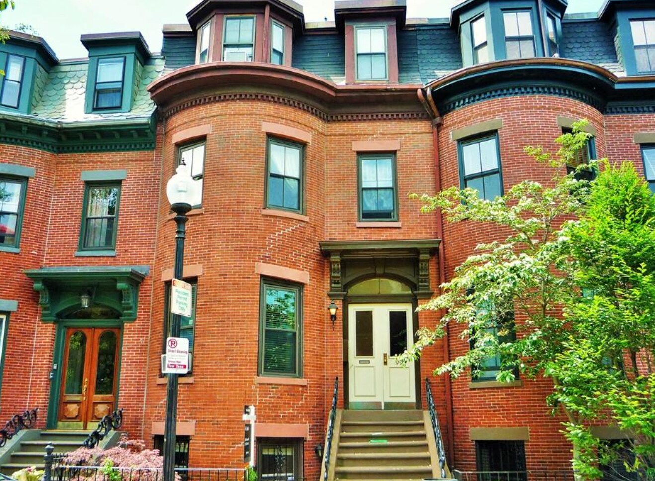 Building Photo - 99 E Brookline St