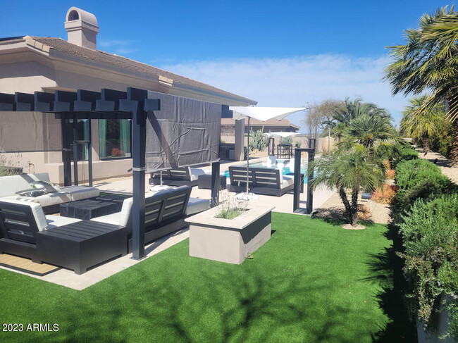 Building Photo - 10694 E Firethorn Dr