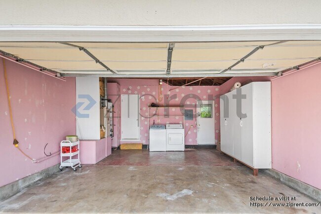 Building Photo - 8367 Cavalier Ln