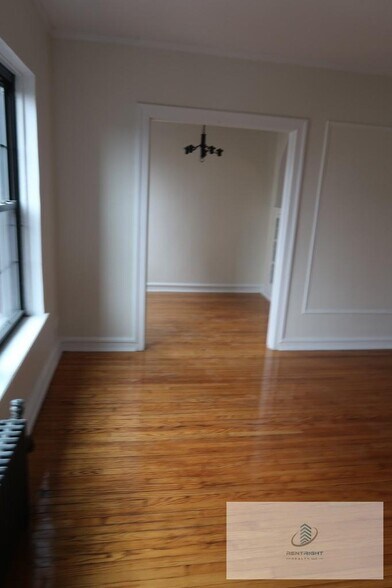 Building Photo - 426 W Briar Pl