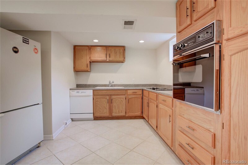 Building Photo - 6671 S Logan St