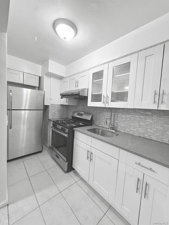 Building Photo - 86-16-86-60 60th Ave