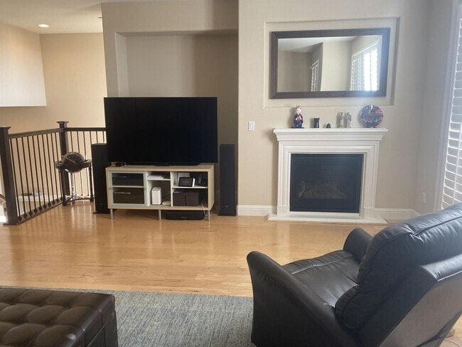 Building Photo - 6492 Bayview Dr